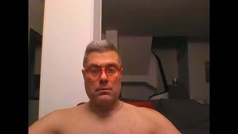 Snapshot of prendimisubito chatting on December 2025 01:13:01 AM prendimisubito online show from December 2025 01:13:01 AM