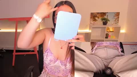 Camila  online show from November 2025 11:43:02 AM