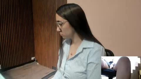 Snapshot of press_anykey chatting on April 2026 12:21:01 PM Camila online show from April 2026 12:21:01 PM