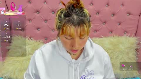 Pretti Violet online show from October 2025 02:37:02 AM