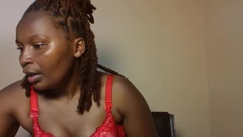 Snapshot of prettie_essy chatting on December 2025 04:45:02 PM Essy online show from December 2025 04:45:02 PM