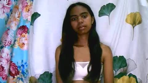 prettiethalia online show from December 2025 07:10:02 PM