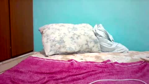 Snapshot of pretty253 chatting on January 2025 08:18:01 PM pretty253 online show from January 2025 08:18:01 PM