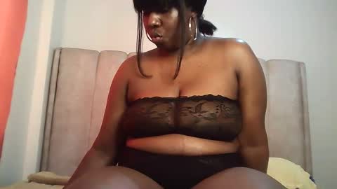 Snapshot of pretty_bums chatting on September 2025 12:42:01 PM chichi online show from September 2025 12:42:01 PM