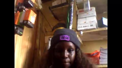 pretty_curvy99 online show from March 2026 01:02:01 PM