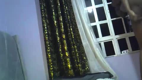 Snapshot of pretty_daniella chatting on October 2025 04:08:02 PM pretty_daniella online show from October 2025 04:08:02 PM