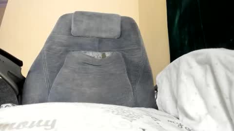 kezzy online show from February 2026 12:00:01 PM