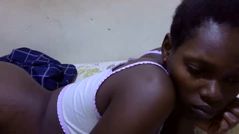 pretty_leila1 online show from April 2026 02:33:02 AM