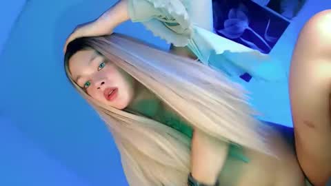 Flor online show from October 2025 09:37:02 PM