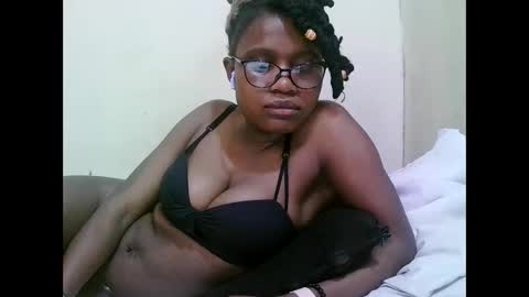 pretty_mellan online show from January 2025 11:46:01 PM