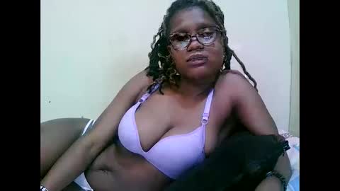 pretty_mellan online show from March 2025 10:14:02 AM