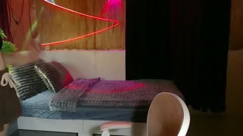 Snapshot of pretty_olgah chatting on December 2025 10:57:02 AM SAM online show from December 2025 10:57:02 AM