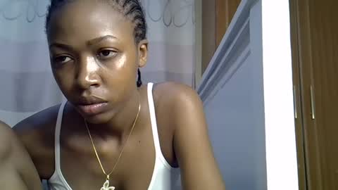 pretty_petite24 online show from December 2024 01:19:02 PM