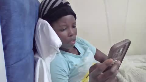 pretty_petite_ebony online show from April 2026 06:33:01 AM