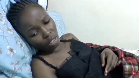Snapshot of pretty_petite_ebony chatting on June 2026 09:56:02 PM pretty_petite_ebony online show from June 2026 09:56:02 PM