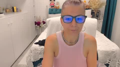 Snapshot of prettyblackeyes chatting on June 2026 05:54:02 AM wilma online show from June 2026 05:54:02 AM