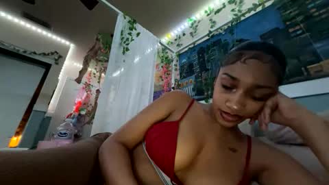 Snapshot of prettyblackgal chatting on December 2025 07:34:01 AM prettyblackgal online show from December 2025 07:34:01 AM