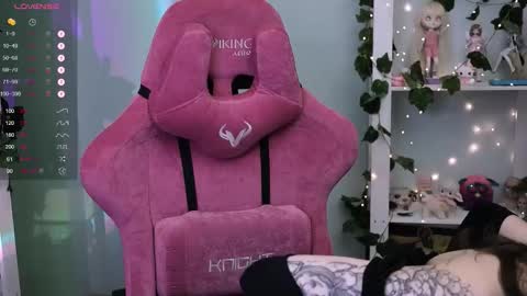 Violet online show from February 2026 09:30:02 PM