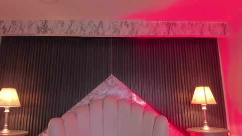 Snapshot of prettybullet chatting on November 2025 12:06:01 PM GTM-5 online show from November 2025 12:06:01 PM