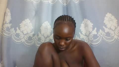 Snapshot of prettydarkskin002 chatting on February 2025 11:50:02 AM SHANIA online show from February 2025 11:50:02 AM