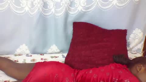 Snapshot of prettydarkskin002 chatting on March 2025 06:11:01 PM SHANIA online show from March 2025 06:11:01 PM