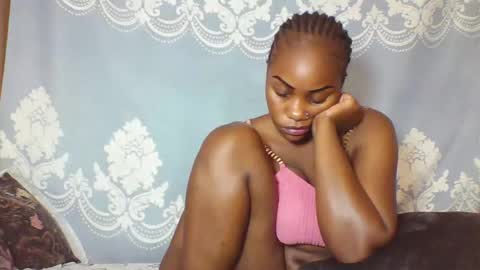 Snapshot of prettydarkskin002 chatting on September 2025 08:16:01 AM SHANIA online show from September 2025 08:16:01 AM