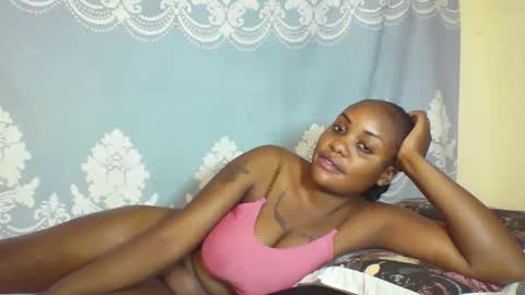 Snapshot of prettydarkskin002 chatting on September 2025 06:25:02 AM SHANIA online show from September 2025 06:25:02 AM