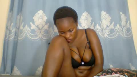 Snapshot of prettydarkskin002 chatting on October 2025 06:46:02 AM SHANIA online show from October 2025 06:46:02 AM