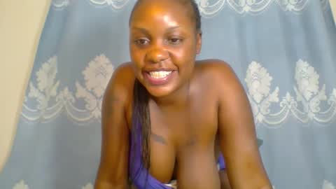 Snapshot of prettydarkskin002 chatting on October 2025 12:09:02 PM SHANIA online show from October 2025 12:09:02 PM