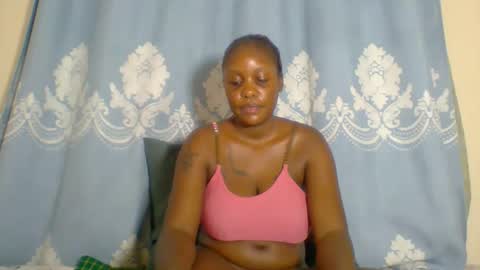 Snapshot of prettydarkskin002 chatting on November 2025 07:52:01 AM SHANIA online show from November 2025 07:52:01 AM