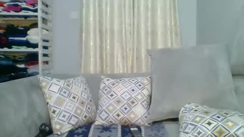 Snapshot of prettyela chatting on September 2025 12:44:01 AM PrettyEla online show from September 2025 12:44:01 AM