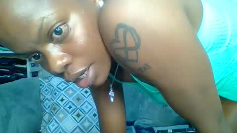 Snapshot of prettyela chatting on October 2025 11:47:02 PM PrettyEla online show from October 2025 11:47:02 PM