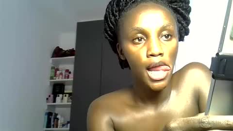 Snapshot of prettygee21 chatting on April 2026 09:01:01 AM Pretty darkskin doll online show from April 2026 09:01:01 AM