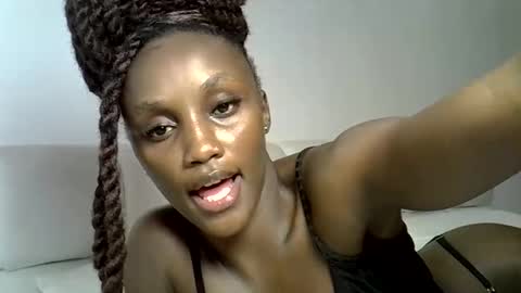 Snapshot of prettygee21 chatting on May 2026 11:27:01 AM Pretty darkskin doll online show from May 2026 11:27:01 AM