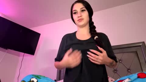 Snapshot of prettygirll23 chatting on May 2026 11:56:02 PM prettygirllltorii online show from May 2026 11:56:02 PM