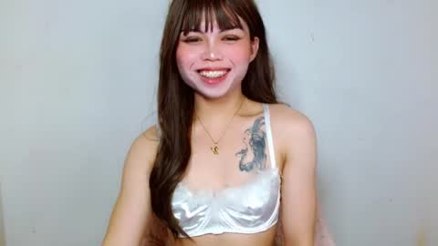 Snapshot of prettyjulian chatting on December 2024 05:23:02 AM SEXY JULIA online show from December 2024 05:23:02 AM