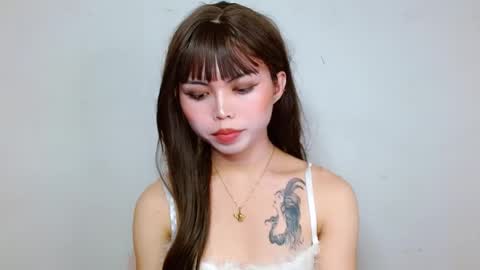 Snapshot of prettyjulian chatting on December 2024 07:17:01 AM SEXY JULIA online show from December 2024 07:17:01 AM