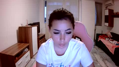 prettyjulliette online show from September 2025 04:07:01 PM