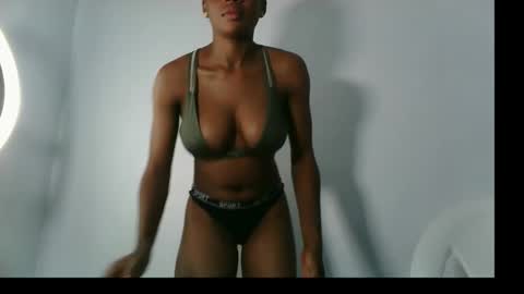 evelyn online show from October 2025 02:59:01 PM