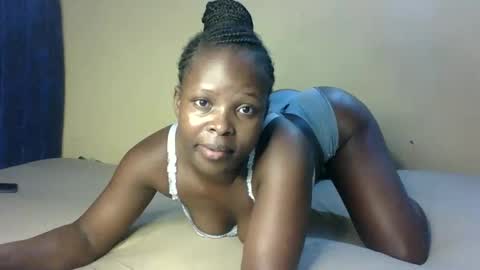 Snapshot of prettymelly_ chatting on October 2025 06:14:02 PM Melly online show from October 2025 06:14:02 PM