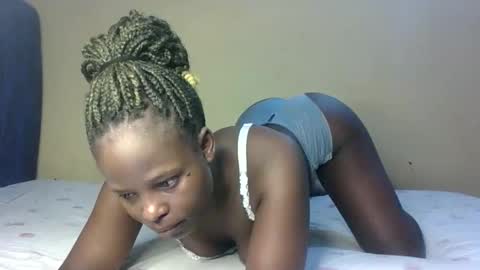 Snapshot of prettymelly_ chatting on December 2025 01:10:02 AM Melly online show from December 2025 01:10:02 AM