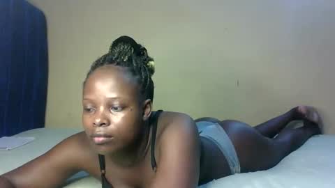 Snapshot of prettymelly_ chatting on December 2025 02:20:01 AM Melly online show from December 2025 02:20:01 AM