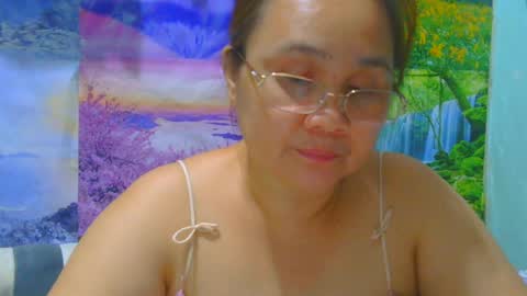 Snapshot of prettynhing chatting on June 2026 12:52:01 PM Nhing online show from June 2026 12:52:01 PM