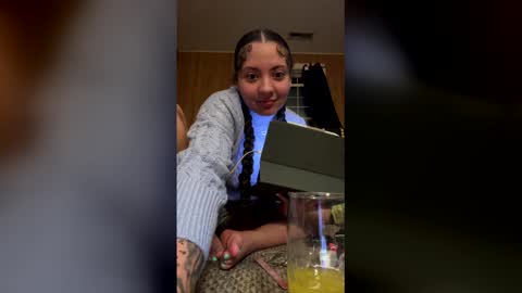 prettynnnpink online show from April 2026 04:02:02 AM