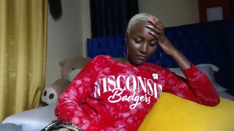 Snapshot of prettyquee chatting on January 2025 07:42:01 PM sasha online show from January 2025 07:42:01 PM