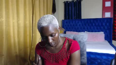 Snapshot of prettyquee chatting on February 2025 02:48:02 PM sasha online show from February 2025 02:48:02 PM