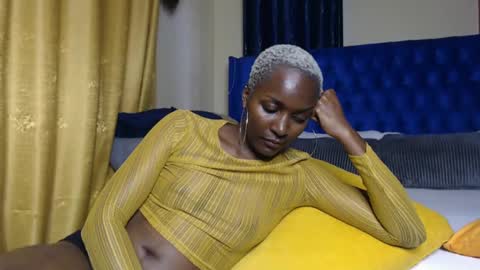 Snapshot of prettyquee chatting on February 2025 12:47:02 PM sasha online show from February 2025 12:47:02 PM