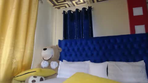 Snapshot of prettyquee chatting on December 2025 10:35:01 AM sasha online show from December 2025 10:35:01 AM