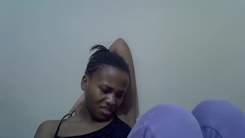 Snapshot of prettyqueenn1 chatting on February 2025 03:22:01 AM sharon online show from February 2025 03:22:01 AM