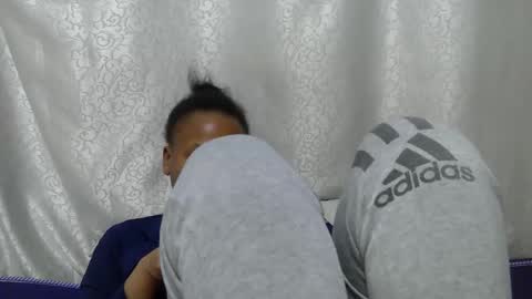 Snapshot of prettyqueenn1 chatting on December 2025 12:40:02 AM sharon online show from December 2025 12:40:02 AM